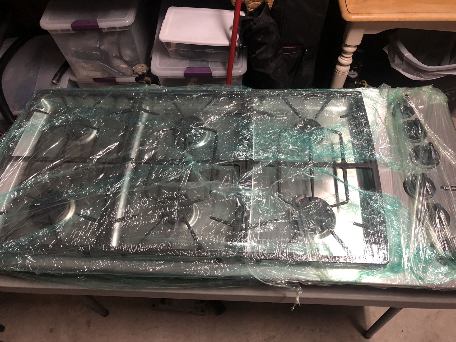 46" 6burner stainless Thermador Gas Cooktop for Sale in Baton Rouge