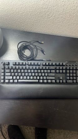 Razer black widow v4 keyboard