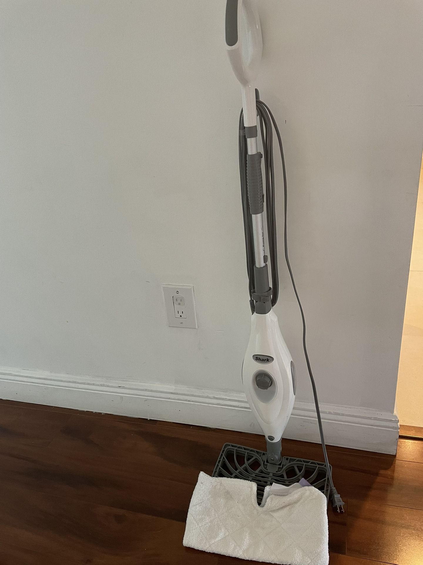 Shark S3501 Steam Pocket Mop Hard Floor Cleaner,