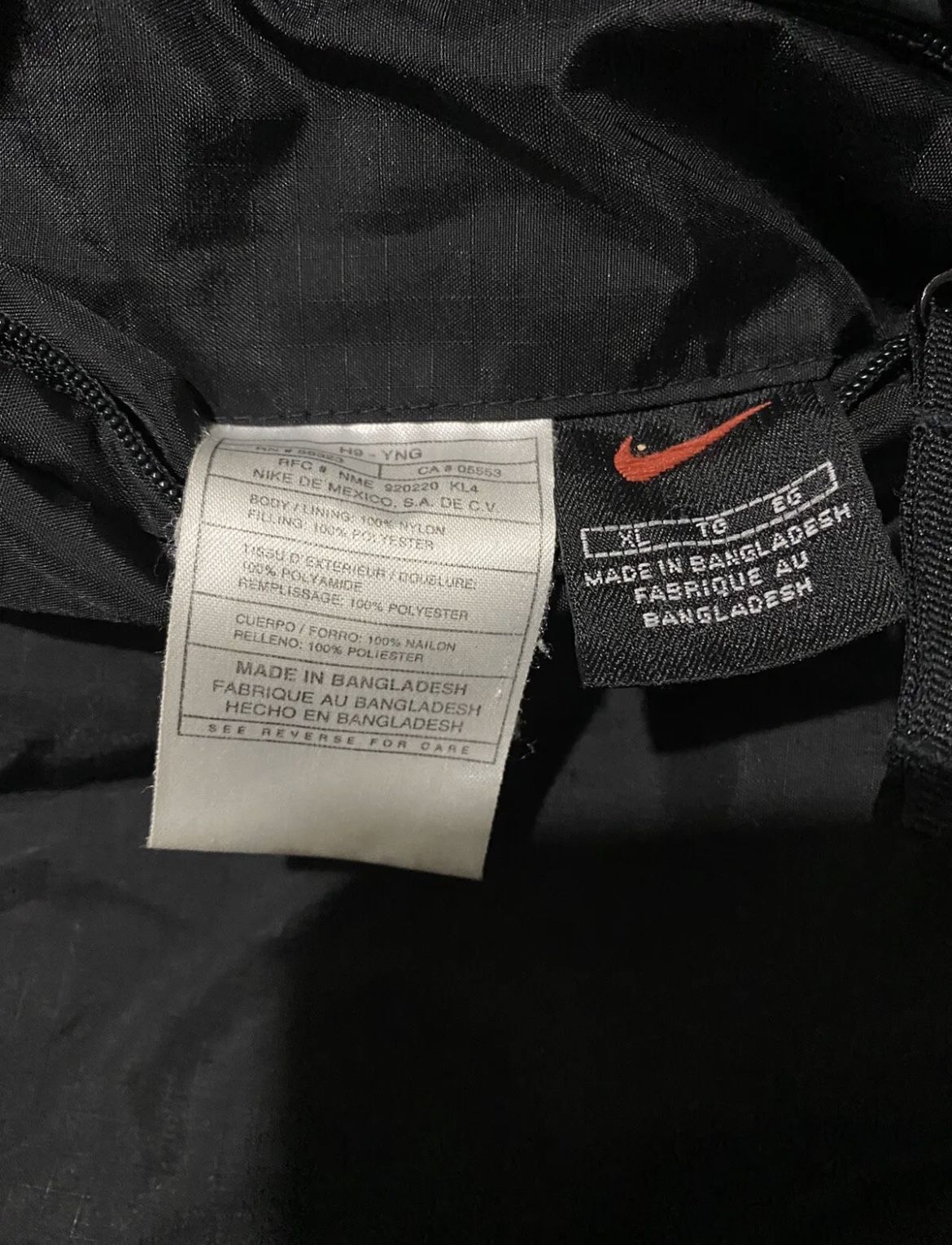 Detroit Pistons Nike warmup jacket XL 2004 for Sale in Seattle, WA - OfferUp