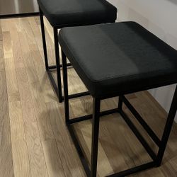 24” Bar Stool Upholstered With Foot Rest