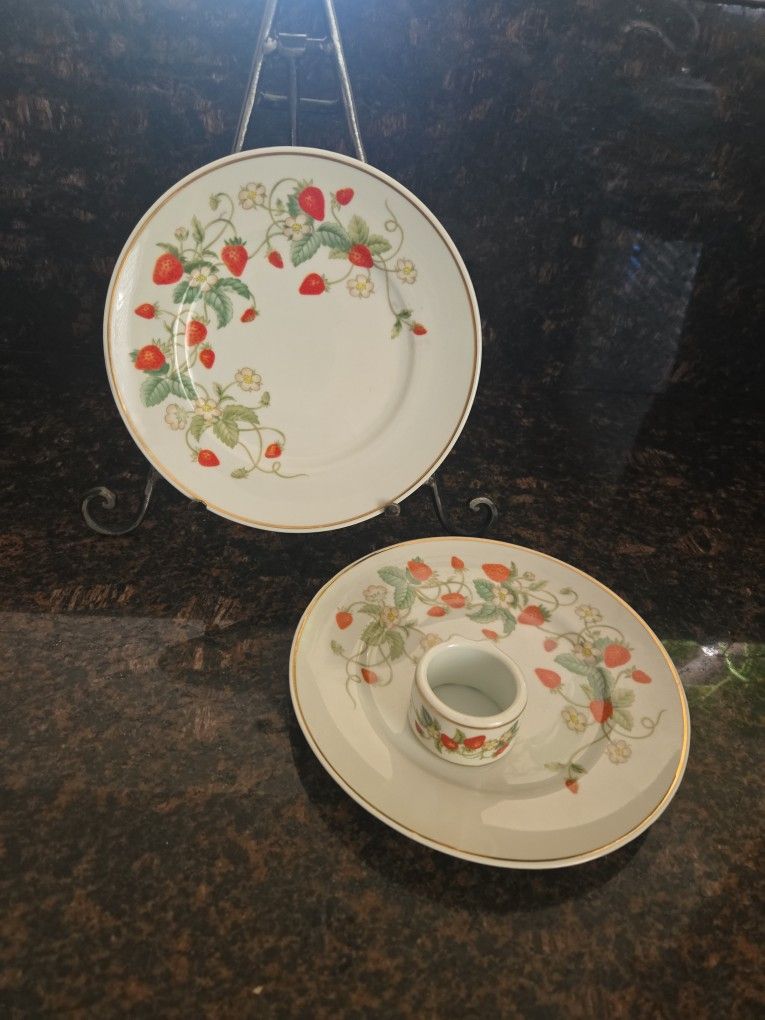 π Vintage Avon Strawberry Fair 1978 Porcelain Set β 22K Gold Trim β Cottage-Core Charm