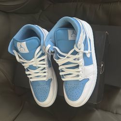 Air Jordan One Mid