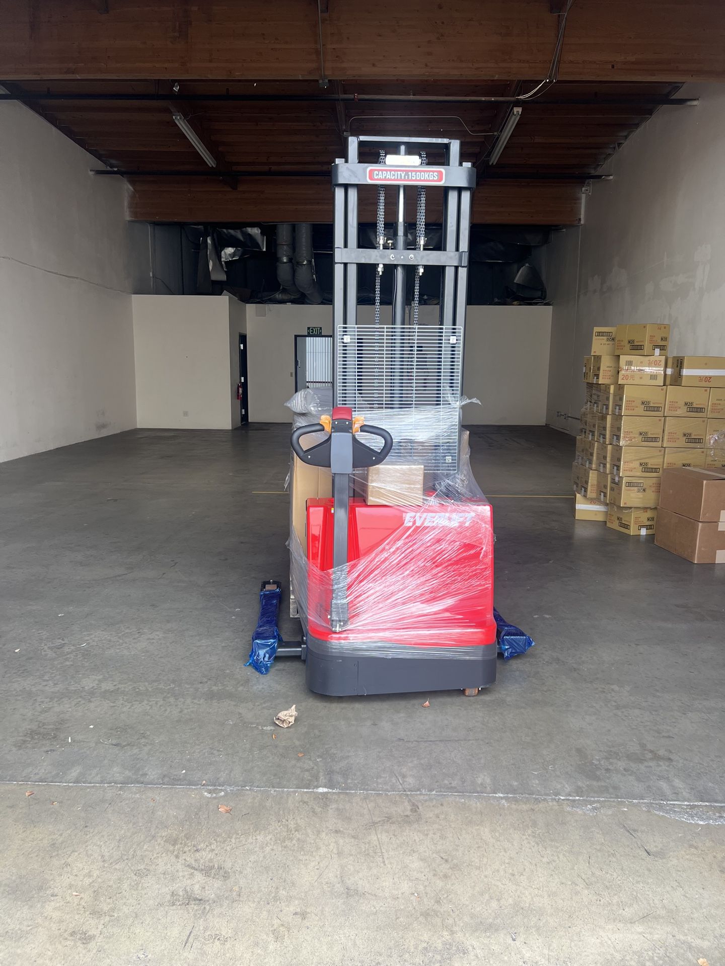 Brand New Full Electric Pallet Stackers Pallet Jacks Forklifts