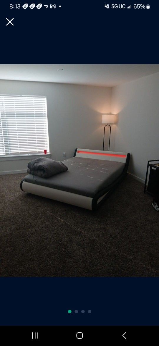 Bed & Bed Frame, Queen size