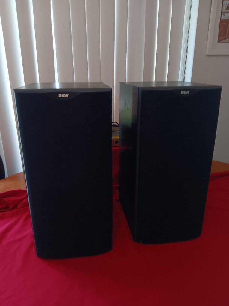 B&W 602 S2 Speakers Mint Condition Bowers Wilkins