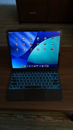 iPad Pro 12.9 5th Generation WiFi+Cellular 128Gb with Keyboard