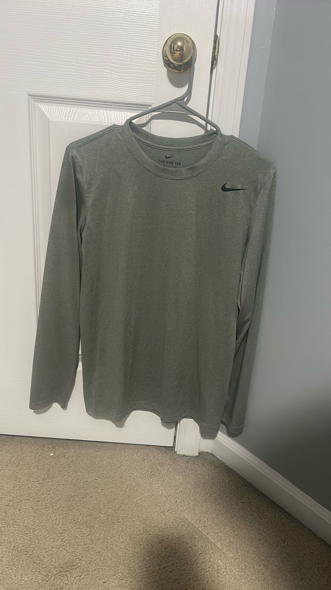 Nike Dri-Fit Long Sleeve, Gray, Small