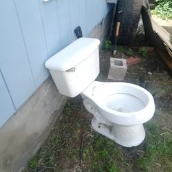 TOILET 