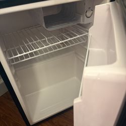 Mini Fridge 