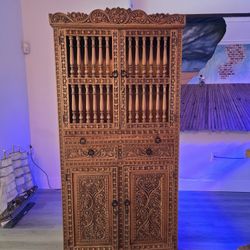 Bar Wood Carved Bar