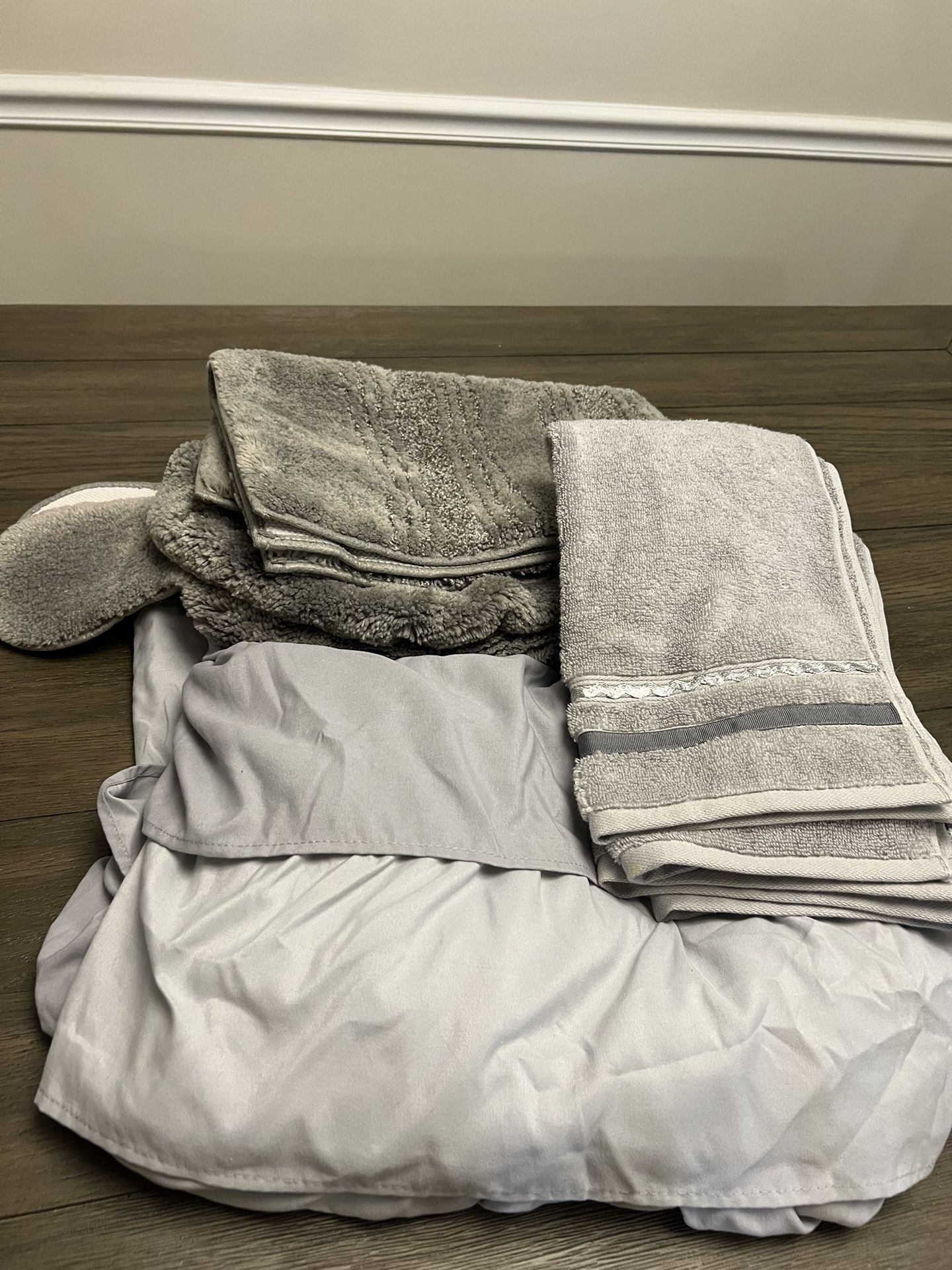 Gray Bathroom  Rug Set