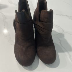 Women’s Brown Suede Boots