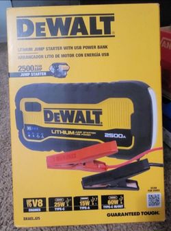 DEWALT 2500 PEAK AMP LITHIUM JUMP