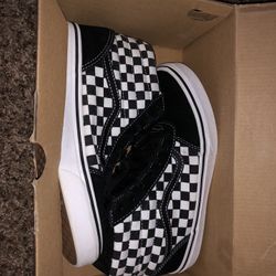 Size 5 Checkered Vans