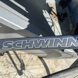 SCHWINN ROAD BIKE 
