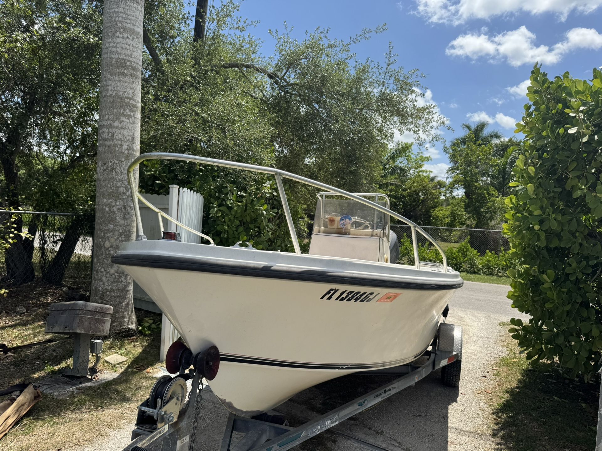 1989 Mako 17’1