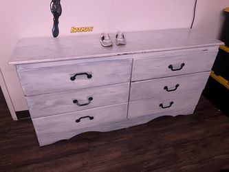 6-Drawer Wood Dresser Whitewash Finish