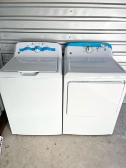 LIKE NEW GE WASHER DRYER SET