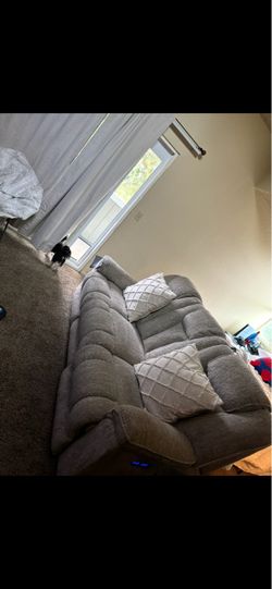 Recliner Couch for CHEAP.
