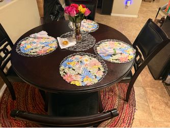 Small Dining Table and Chairs $200 obi