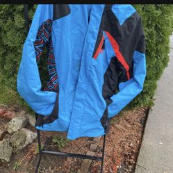 Great Winter Hiking Jacket For Boys Size 18