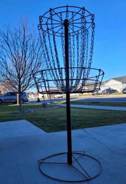 Disc golf basket