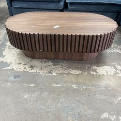 Oval coffee table