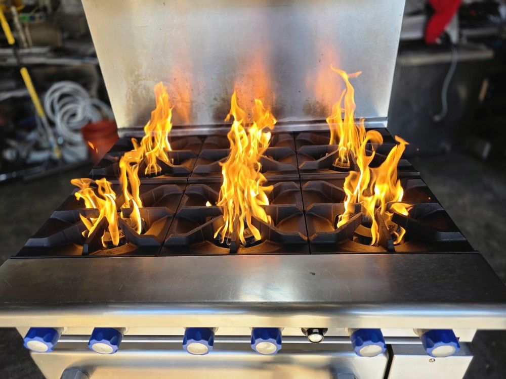 Imperial IR-6 36" Gas Restaurant Range 6 Open Burners, with Standard Oven, 227.000 BTU. 