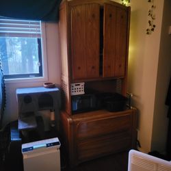 2 Dressers And Rattan Detailed Hutch