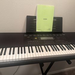 Casio/Keyboard w/stand