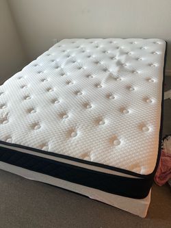 Queen size Mattress very soft with box spring