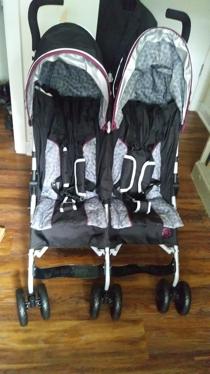 J is for Jeep Scout Double Stroller barely used