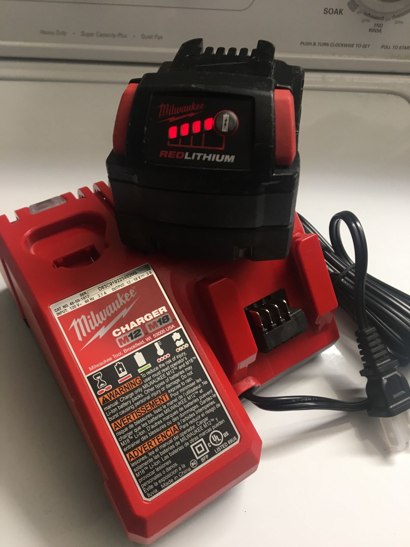 MILWAUKEE M18 CHARGER AND BATTERY