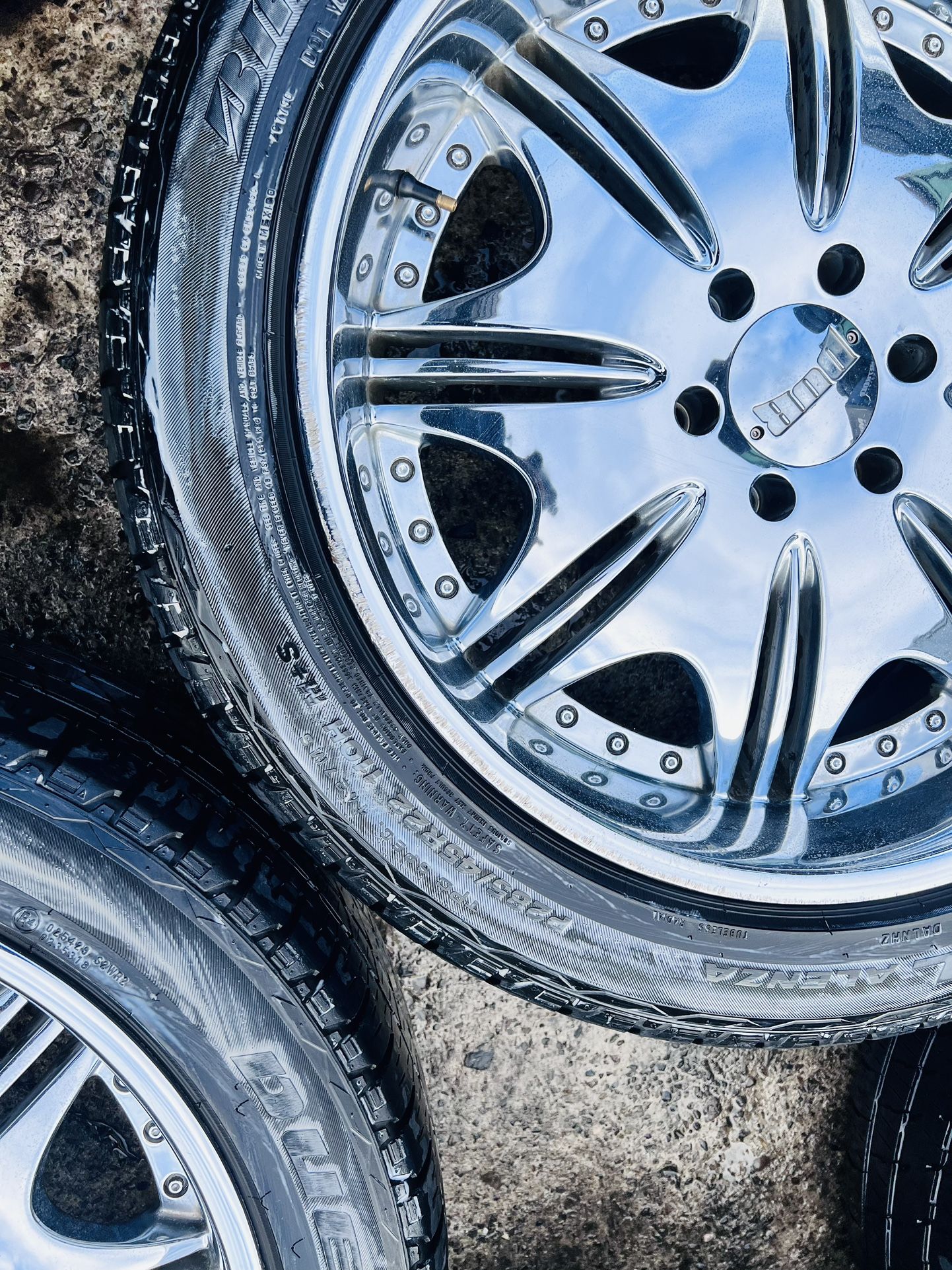 22” Chrome Dub Condo Rims And Tires 6 Lug Chevy GMC for Sale in Modesto, CA OfferUp