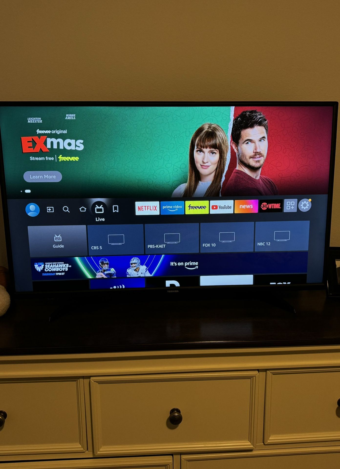 Fairly New Fire Stick Tv 45in