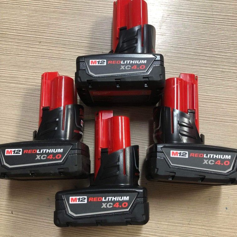 Milwaukee New Battery 4ah $60 Each One Nuevos
