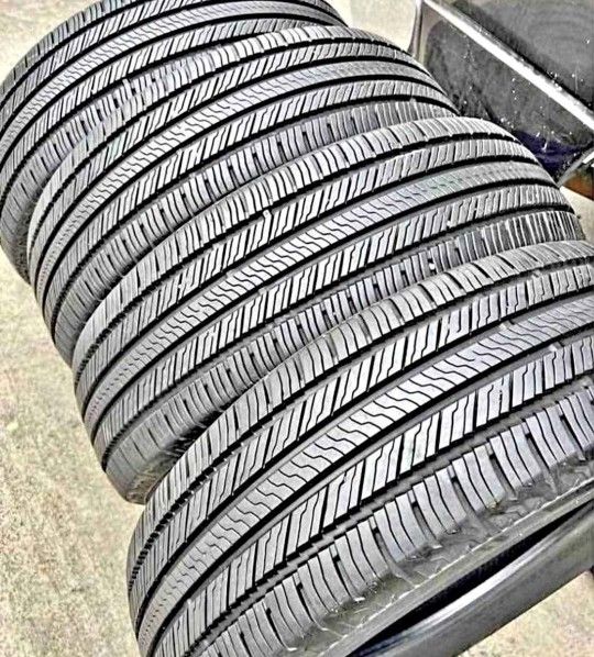 235 65 18 Michelin Tires Con 80% De Vida Las 4tires