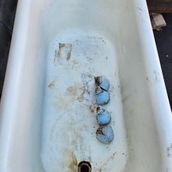  Clawfoot Bathtub
