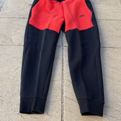 New Nike Tech Fleece Joggers Pants Sweats Black Crimson Men’s L Large