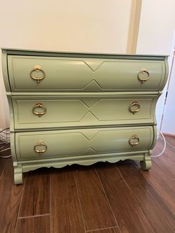 Dresser