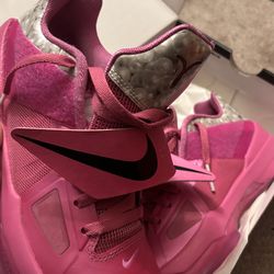 Nike Zoom KD 4 size 6.5 in men’s size 8 in woman’s