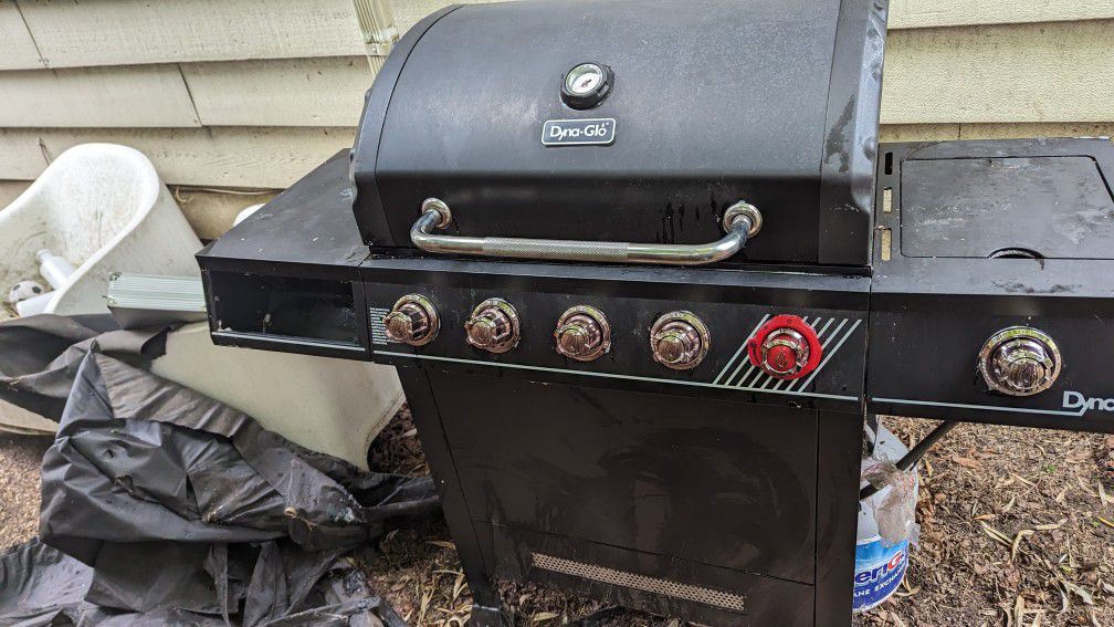 Cheap BBQ Must Move ( Propane And tools Included!)