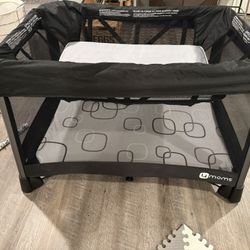 4moms Breeze Plus Playard