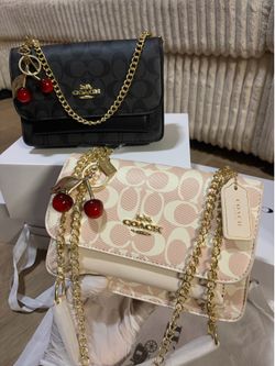 Black & cream Coach Crossbody bags🍦🖤