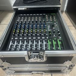 mixer mackie  12 chanel  with case 