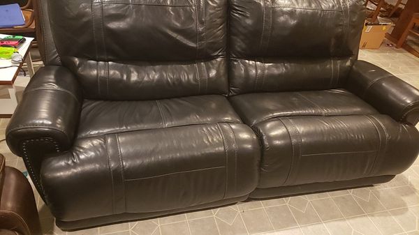 Ashley Furniture Leather Couch, electric recliner for Sale in Portland