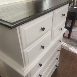 Stunning Solid Wood Gorgeous All New Finish Dresser