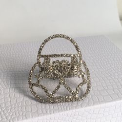 CUTE CHUNKY PURSE RING ADJUSTABLE STRETCH BAND.