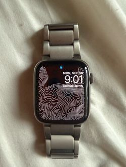 Apple Watch Series 6 (GPS + Cellular)